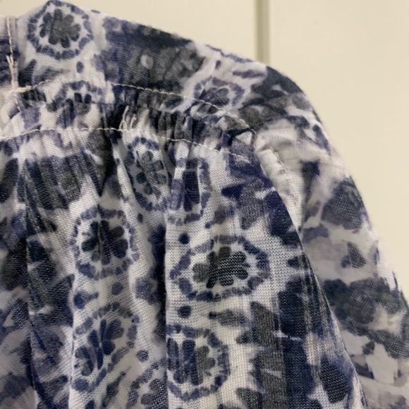 Flutter sleeve top - Picture 3 of 5